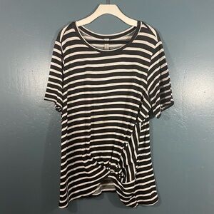 Lovecrazy Women’s Striped Twist Tie Short Sleeve Blouse Size 1X